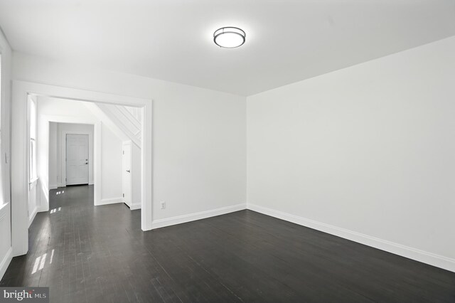 2105 Maisel St, Baltimore, MD 21230 - unfurnished room with dark wood-style flooring and baseboards