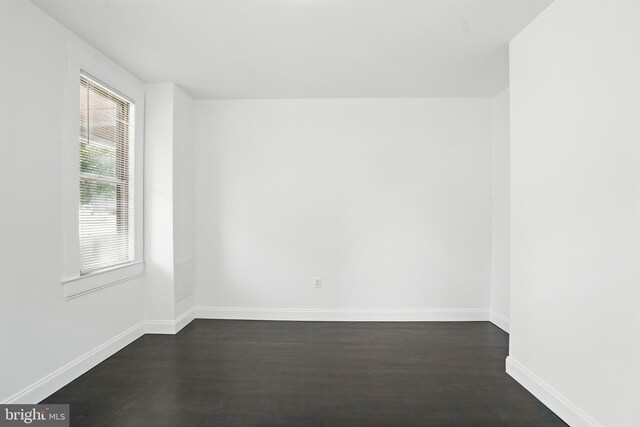 2105 Maisel St, Baltimore, MD 21230 - unfurnished room with dark wood-style floors