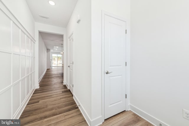 19712 Crows Nest Ct, Georgetown, DE 19947 - hallway featuring light wood-type flooring, baseboards, and recessed lighting