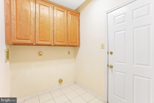 2363 Ashford Dr, Waldorf, MD 20603 - laundry area with cabinet space and baseboards