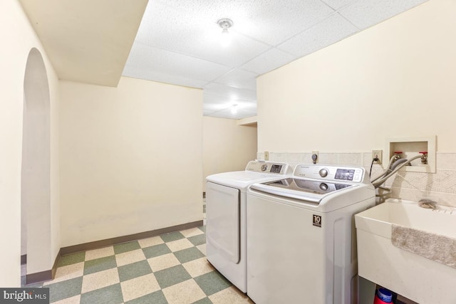 2363 Ashford Dr, Waldorf, MD 20603 - laundry room with washer and clothes dryer and light floors