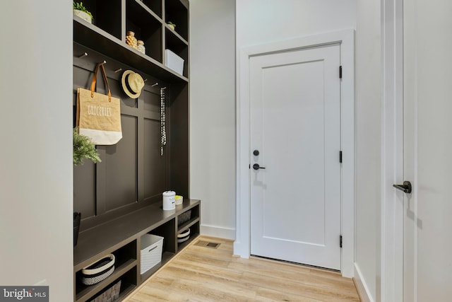 6400 26th St N, Arlington, VA 22207 - mudroom featuring wood finished floors and baseboards