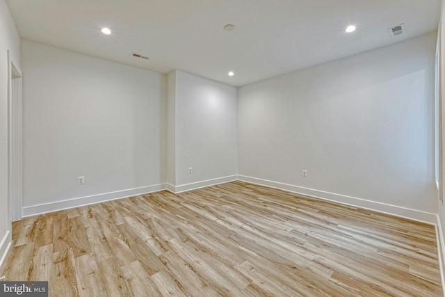 6400 26th St N, Arlington, VA 22207 - empty room featuring light wood-type flooring and recessed lighting