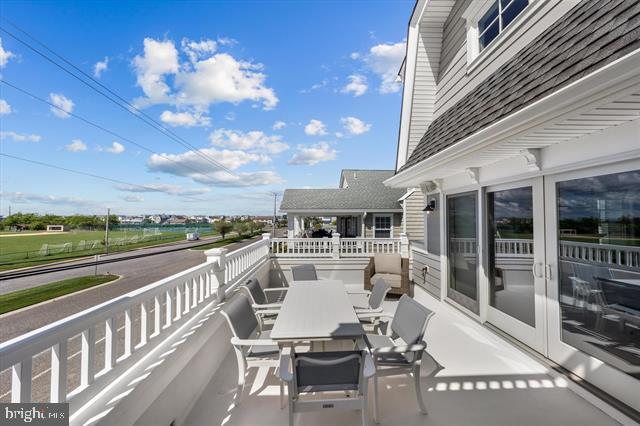 1005 Dune Dr, Avalon, NJ 08202 - balcony with outdoor dining area
