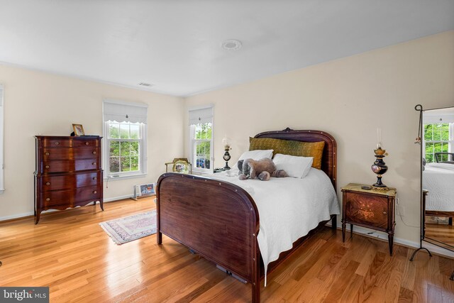 14519 Keeneland Cir, North Potomac, MD 20878 - bedroom featuring light wood finished floors and baseboards