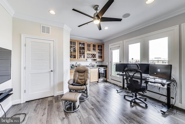 508 Rampart Way Unit 6, Oxon Hill, MD 20745 - office area with bar with sink, wood finished floors, ceiling fan, crown molding, and recessed lighting