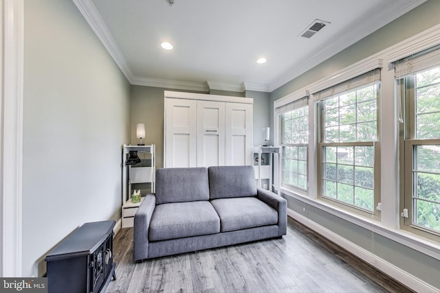 508 Rampart Way Unit 6, Oxon Hill, MD 20745 - living area featuring wood finished floors, crown molding, and recessed lighting