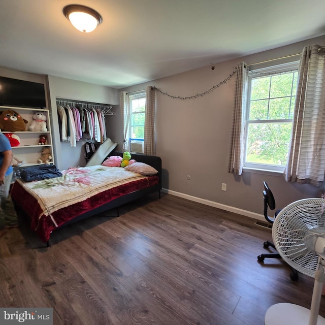 1709 Kingswood Pl, Clementon, NJ 08021 - bedroom featuring wood finished floors and baseboards