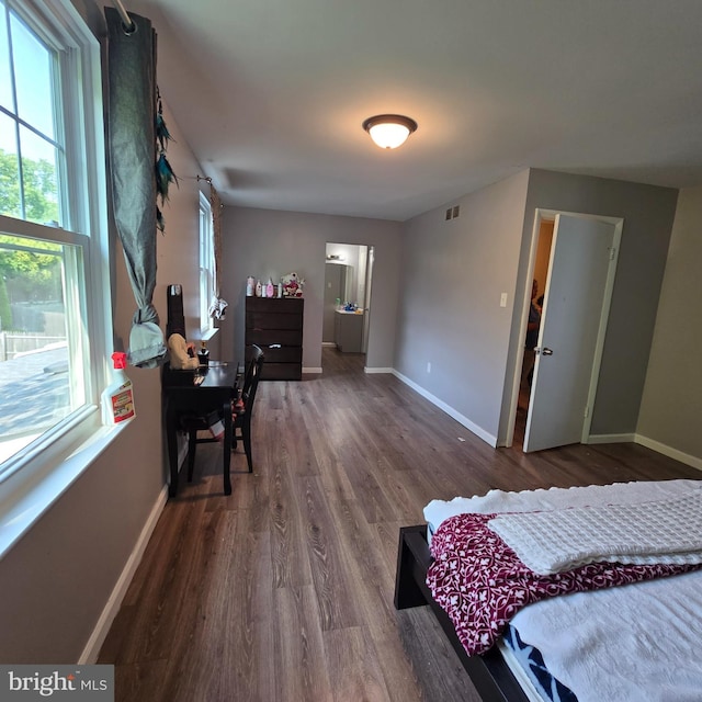 1709 Kingswood Pl, Clementon, NJ 08021 - bedroom with wood finished floors and connected bathroom