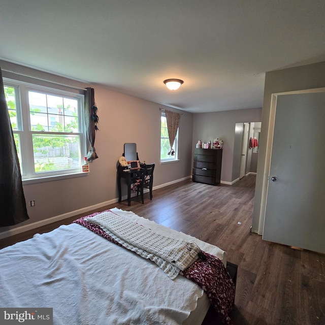 1709 Kingswood Pl, Clementon, NJ 08021 - bedroom with wood finished floors and baseboards