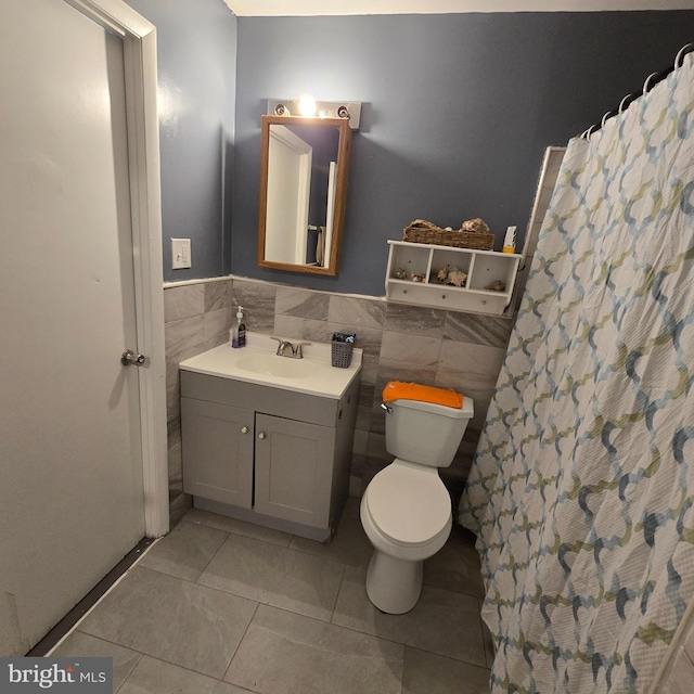 1709 Kingswood Pl, Clementon, NJ 08021 - full bath with vanity, tile walls, a wainscoted wall, tile patterned floors, and a shower with curtain