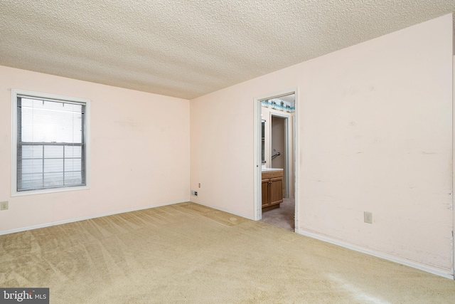30 Hilltop Ln W, Columbus, NJ 08022 - unfurnished room featuring light carpet and a textured ceiling