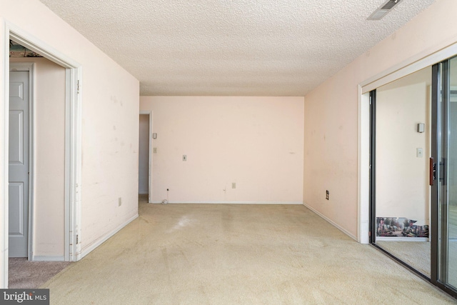 30 Hilltop Ln W, Columbus, NJ 08022 - carpeted empty room featuring a textured ceiling and baseboards