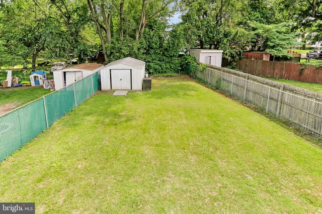 179 Dunlap Rd, Pasadena, MD 21122 - fenced backyard with a storage shed