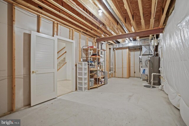 14014 Mary Bowie Pkwy, Upper Marlboro, MD 20774 - unfinished basement with water heater