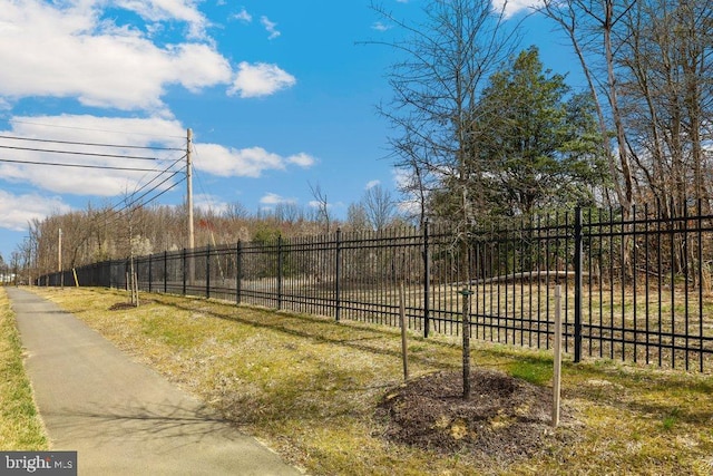 14014 Mary Bowie Pkwy, Upper Marlboro, MD 20774 - view of yard