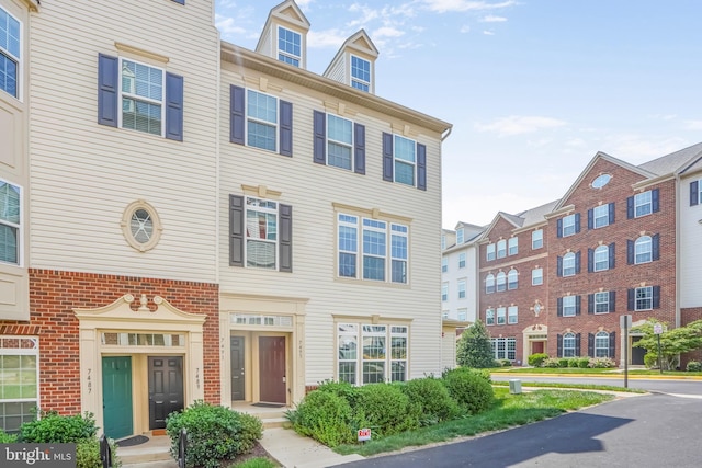 7493 Brunson Cir, Gainesville, VA 20155 - view of property