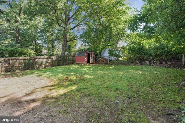 9215 Glenville Rd, Silver Spring, MD 20901 - fenced backyard with a storage shed