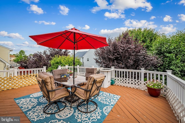 5 Spinnaker Reef Ct, Baltimore, MD 21220 - wooden deck with outdoor dining area