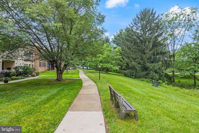 432 Old Forge Xing Unit 432, Devon, PA 19333 - view of community with a yard