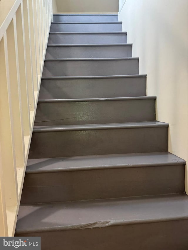 501 Tunstall Ave, Blackstone, VA 23824 - view of stairway