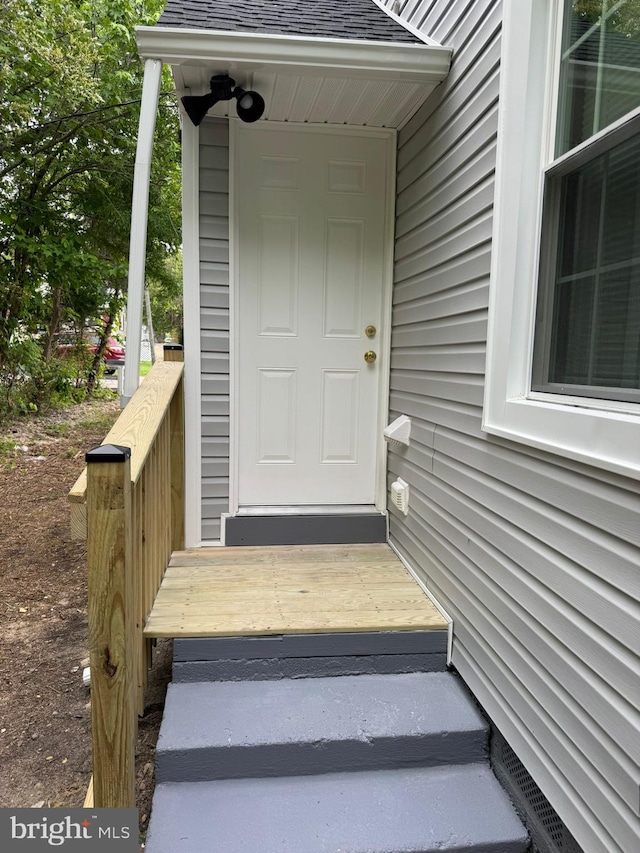 501 Tunstall Ave, Blackstone, VA 23824 - property entrance featuring a shingled roof