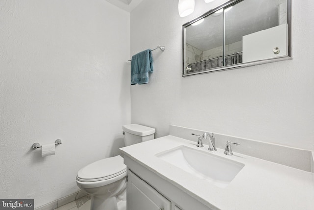 28 Cliff Rd, Front Royal, VA 22630 - bathroom with vanity and a shower