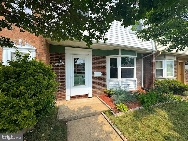 10105 Irongate Way, Manassas, VA 20109 - entrance to property with brick siding