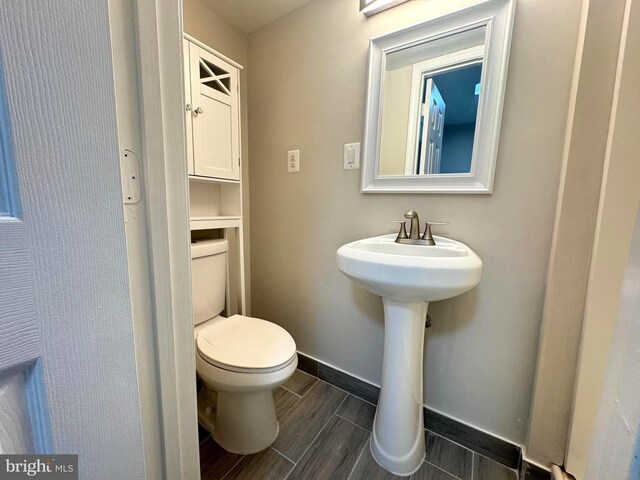 10105 Irongate Way, Manassas, VA 20109 - bathroom featuring toilet and wood finish floors