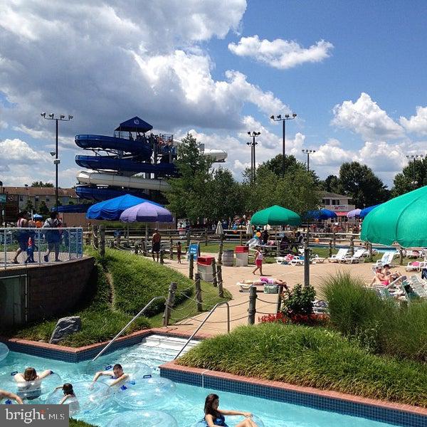 9715 Botsford Rd, Manassas, VA 20109 - view of pool
