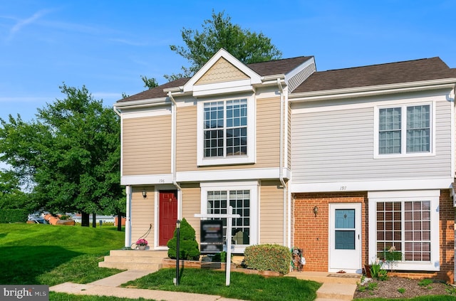 196 Saint Johns Sq, Sterling, VA 20164 - multi unit property featuring a front yard