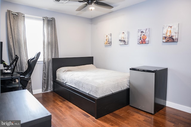 744 Caley Rd, King Of Prussia, PA 19406 - bedroom with refrigerator, wood finished floors, and a ceiling fan