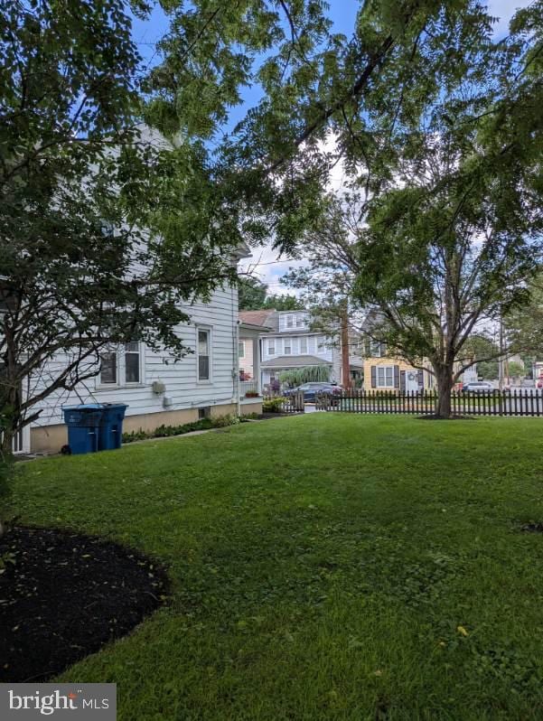 27 W High St, Hummelstown, PA 17036