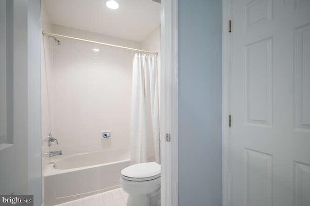 409 S Henry St, Alexandria, VA 22314 - full bathroom featuring toilet and shower / bath combo with shower curtain