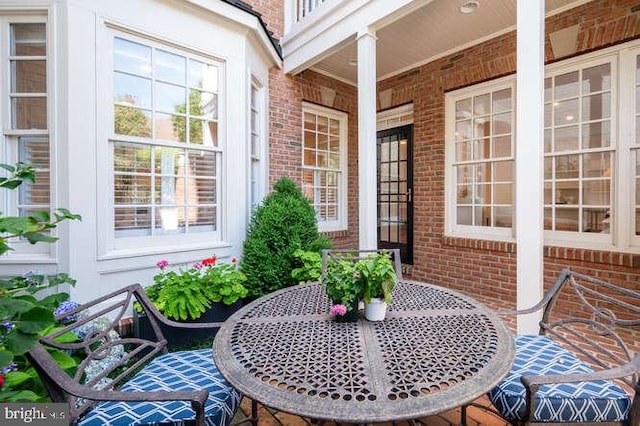 409 S Henry St, Alexandria, VA 22314 - porch with outdoor dining area