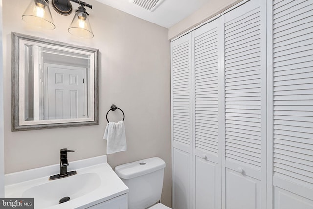2801 Banks Ct, Dumfries, VA 22026 - bathroom with a closet and vanity