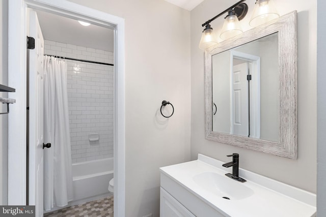 2801 Banks Ct, Dumfries, VA 22026 - bathroom featuring vanity and shower / tub combo with curtain