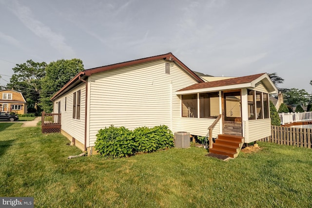 361 Crawford Ave, Maple Shade, NJ 08052 - back of property with a sunroom