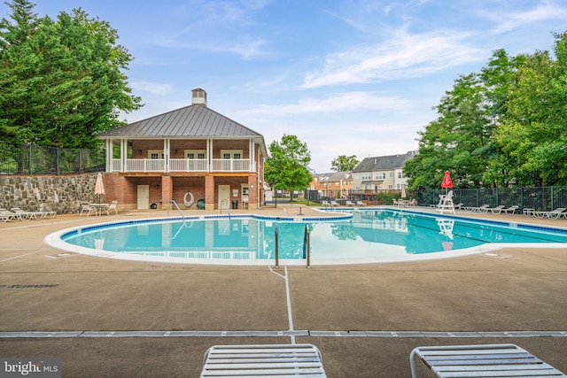 9713 Handerson Pl Unit 203, Manassas Park, VA 20111 - community pool featuring a patio area