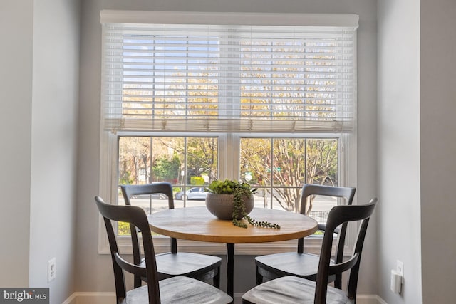 2517 Hunton Pl, Alexandria, VA 22311 - dining space with baseboards