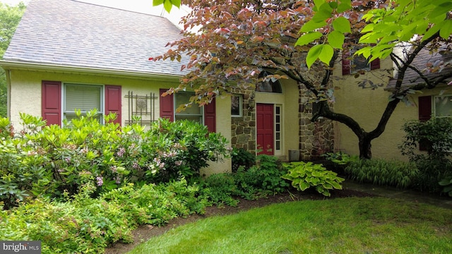 310 Belmont Ct, Lincoln University, PA 19352 - entrance to property featuring stucco siding, stone siding, and a shingled roof