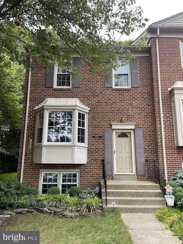 10462 Malone Ct, Fairfax, VA 22032 - view of front of house featuring brick siding