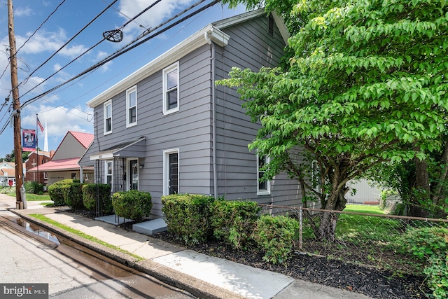 422 N High St, Duncannon, PA 17020 - view of side of home