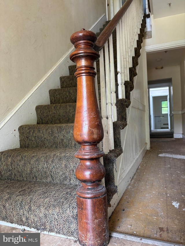 209 E Broad St, Falls Church, VA 22046 - view of stairs