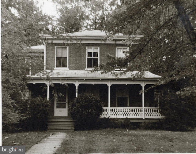 209 E Broad St, Falls Church, VA 22046 - view of front of property featuring entry steps