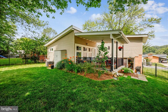 904 Hyde Rd, Silver Spring, MD 20902 - back of house featuring a fenced backyard