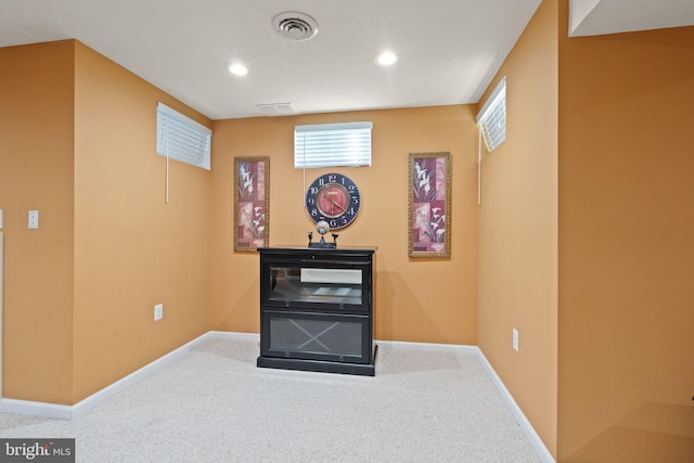 25336 Ripleys Field Dr, Chantilly, VA 20152 - detailed view of carpet flooring and recessed lighting