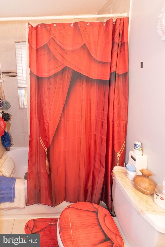 4306 Greenhill Ave, Baltimore, MD 21206 - bathroom featuring toilet and shower / bath combo with shower curtain