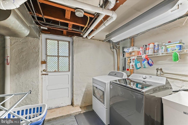 809 Addingham Ave, Drexel Hill, PA 19026 - washroom featuring independent washer and dryer and a textured wall