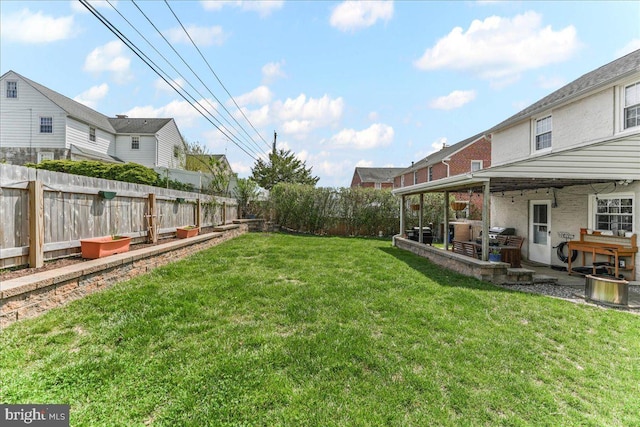 809 Addingham Ave, Drexel Hill, PA 19026 - fenced backyard featuring exterior kitchen